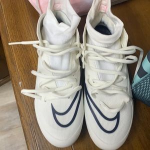 nike men’s lacrosse cleats (men’s 6.5 or women’s 7.5)